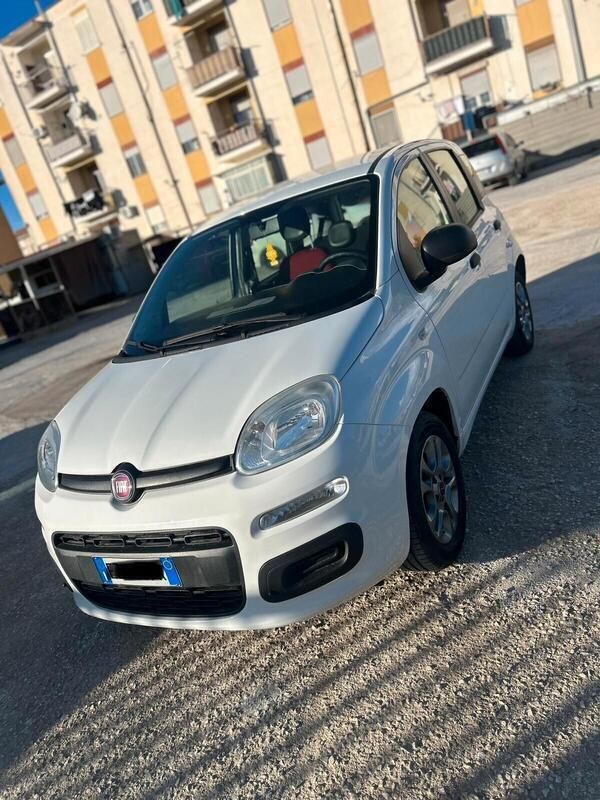 Usata Fiat Panda Lounge 69 CV (50 kW) 2015 Bianco Utilitaria