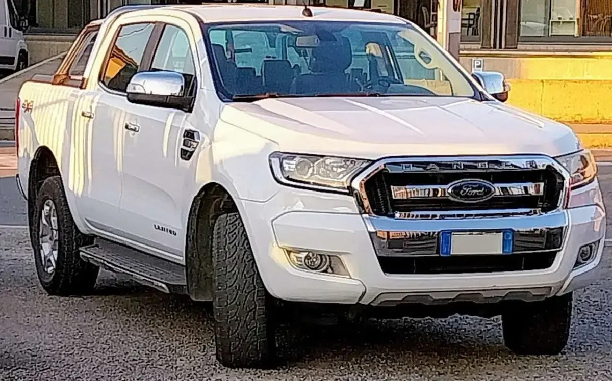 Usata Ford Ranger Limited 160 CV (117 kW) 2017 Pick-up