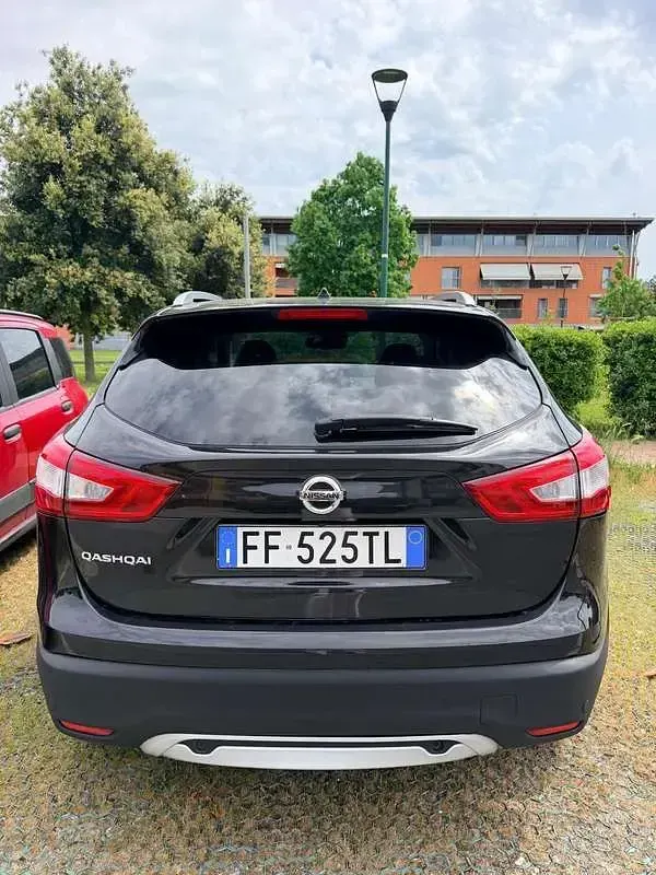 Usata Nissan Qashqai 131 CV (96 kW) 2016 Nero SUV