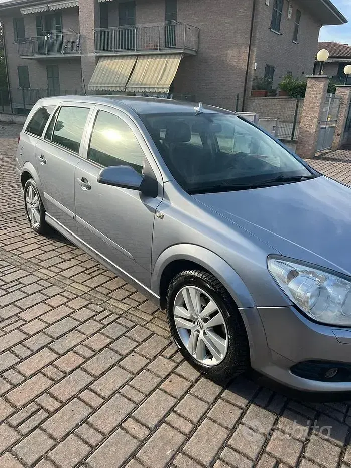Usata Opel Astra 101 CV (74 kW) 2008 Station wagon