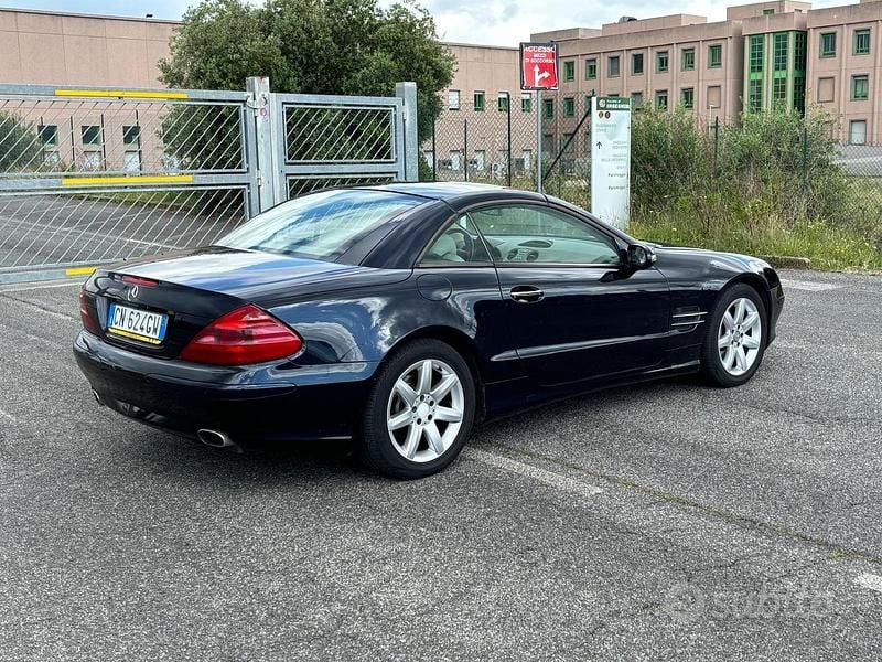 Usata Mercedes SL350 245 CV (180 kW) 2004 Blu Cabrio
