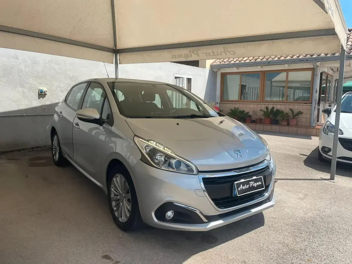 Usata Peugeot 208 Allure 82 CV (60 kW) 2016 Argento Utilitaria