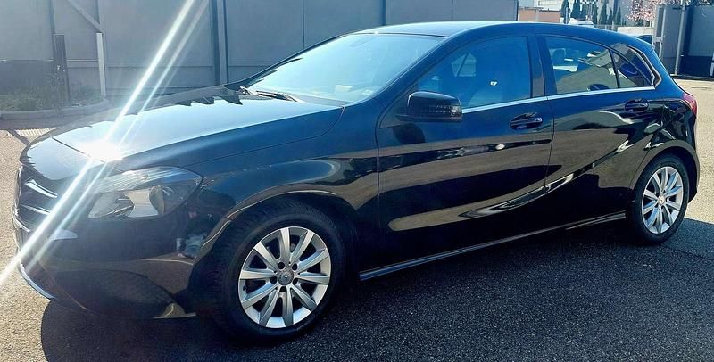 Usata Mercedes A180 Executive 109 CV (80 kW) 2016 Nero Berlina