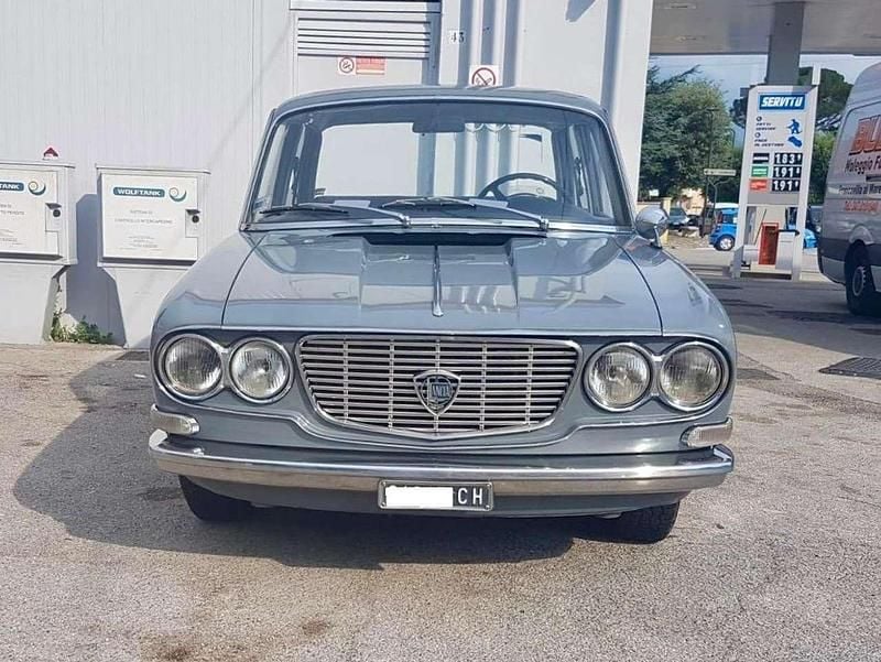 Grigio Usata 1968 Lancia Flavia Tre volumi | 9000 € - Immagine 1/4