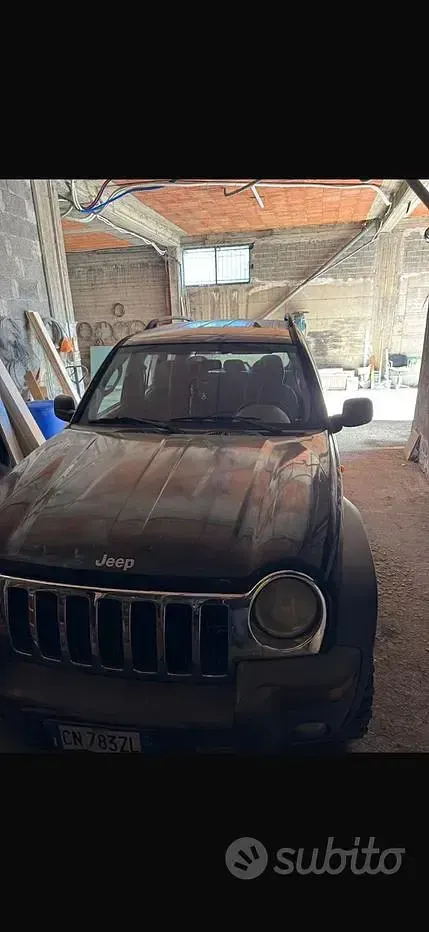 Usata Jeep Cherokee 116 CV (85 kW) 2006 SUV
