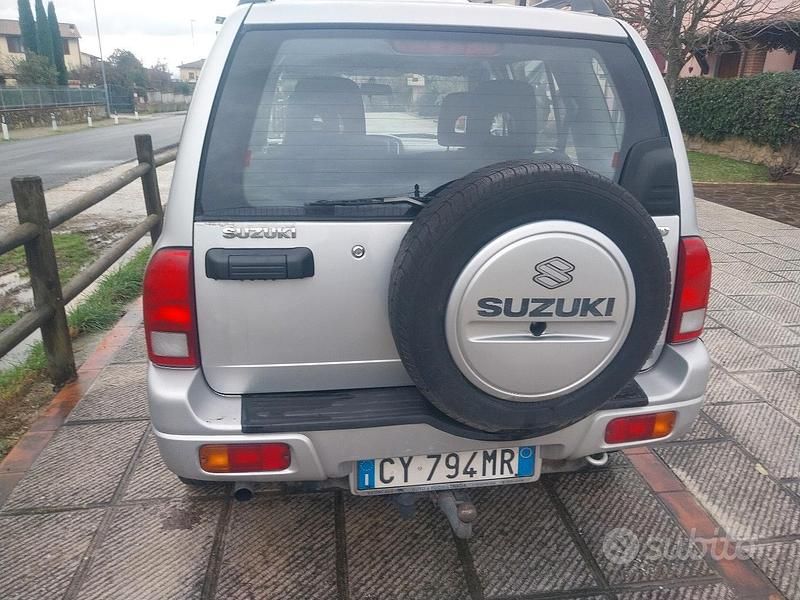 Usata Suzuki Vitara 109 CV (80 kW) 2005 Grigio SUV