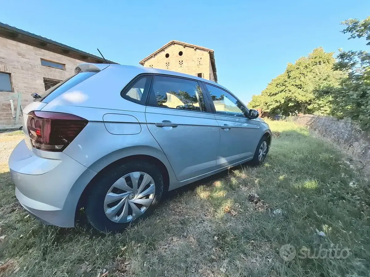 Usata VW Polo Trendline 65 CV (47 kW) 2018 Grigio Utilitaria