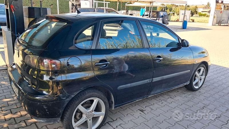 Usata Seat Ibiza Stylance 101 CV (74 kW) 2003 Nero Berlina