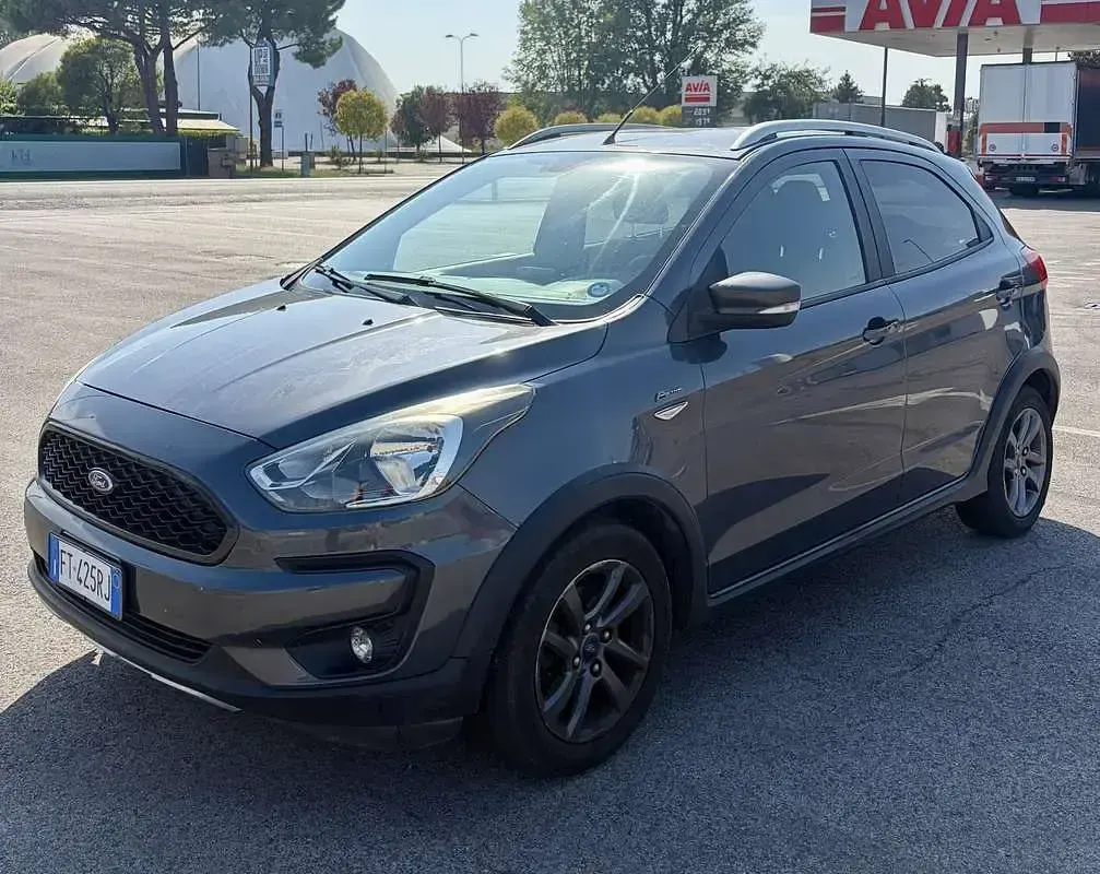Usata Ford Ka Plus Active 95 CV (69 kW) 2019 Grigio Utilitaria