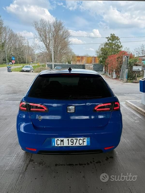 Usata Seat Ibiza 75 CV (55 kW) 2004 Blu Utilitaria