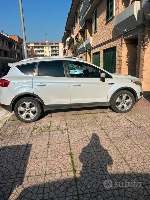 Usata Ford Kuga Titanium 136 CV (100 kW) 2010 Bianco SUV