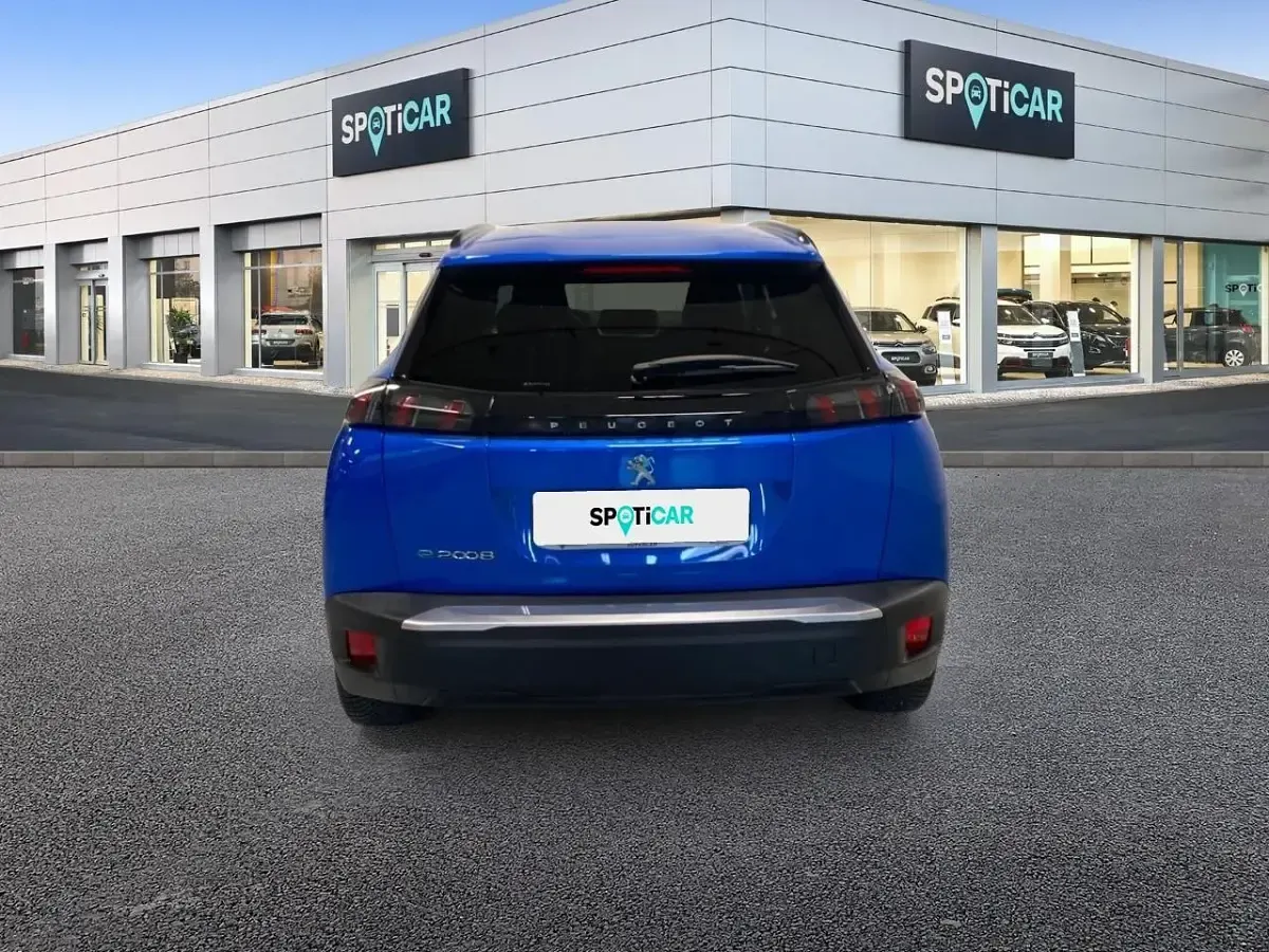 Usata Peugeot e-2008 Allure 100 kW (136 CV) 2021 Blu SUV