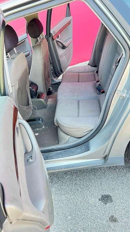 Begagnad Audi A4 131 HK (96 kW) 2002 Silver Kombi