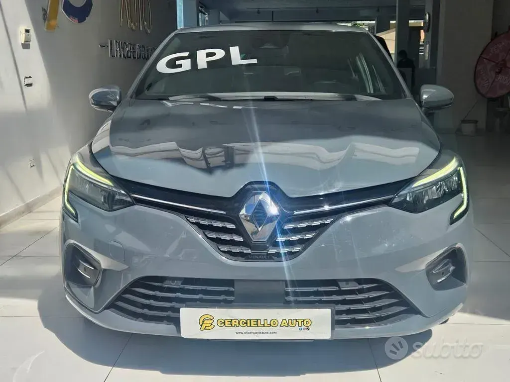 Usata Renault Clio V Intens 101 CV (74 kW) 2021 Antracite pastello Berlina