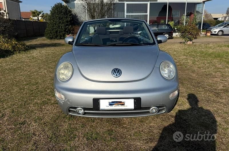 Usata VW New Beetle 104 CV (76 kW) 2006 Grigio Utilitaria