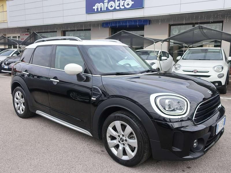 Usata Mini Cooper D Countryman Business 150 CV (110 kW) 2021 Nero met./ tetto bianco SUV