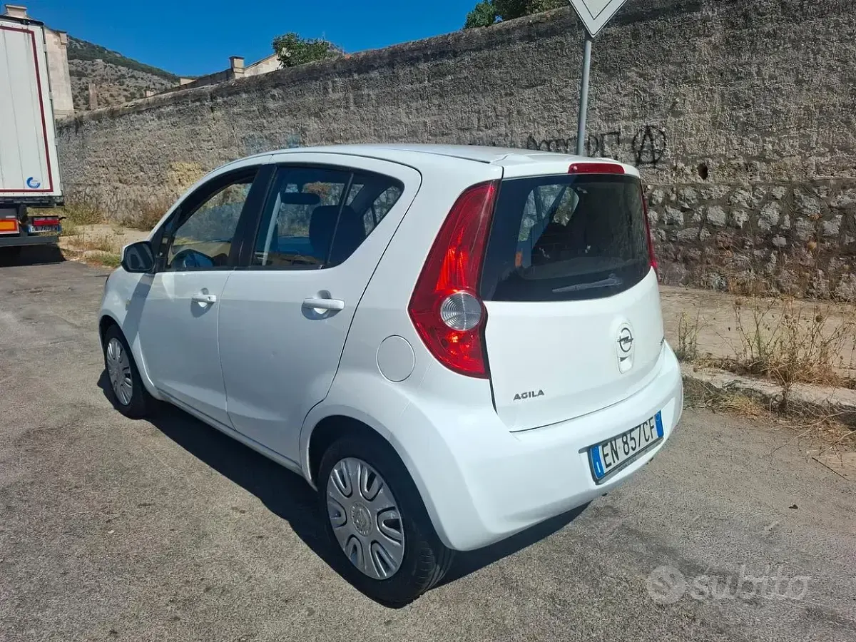 Usata Opel Agila 68 CV (50 kW) 2013 Bianco Utilitaria