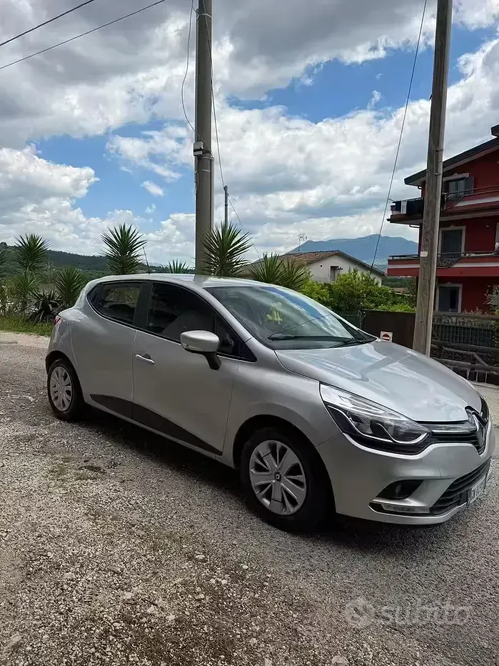 Usata Renault Clio V 75 CV (55 kW) 2023 Berlina