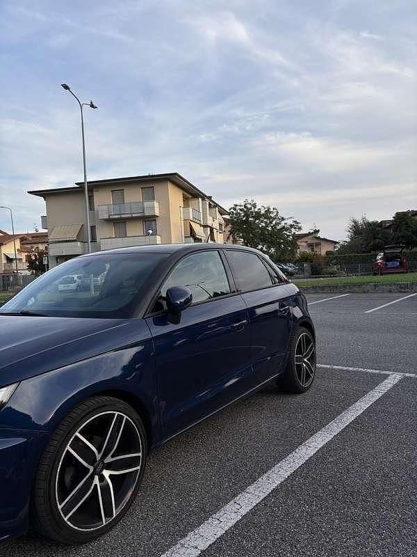 Usata Audi A1 Comfort 90 CV (66 kW) 2018 Blu/azzurro Utilitaria