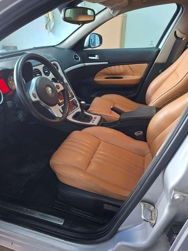 Usata Alfa Romeo 159 Progression 185 CV (136 kW) 2005 Argento Berlina