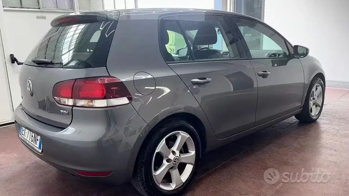 Usata VW Golf VI Highline 105 CV (77 kW) 2011 Grigio Utilitaria