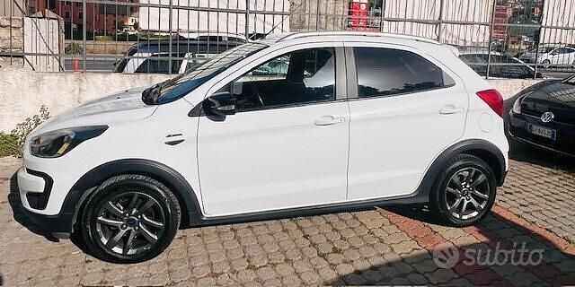 Begagnad Ford Ka Plus Active 95 HK (69 kW) 2018 Vit Halvkombi