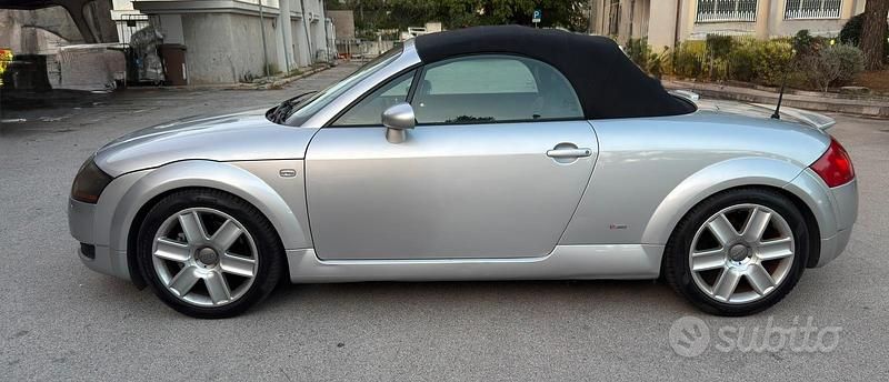 Usata Audi TT Roadster 180 CV (132 kW) 2000 Grigio Cabrio