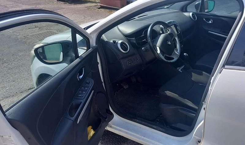 Usata Renault Clio GrandTour 90 CV (66 kW) 2016 Bianco Station wagon