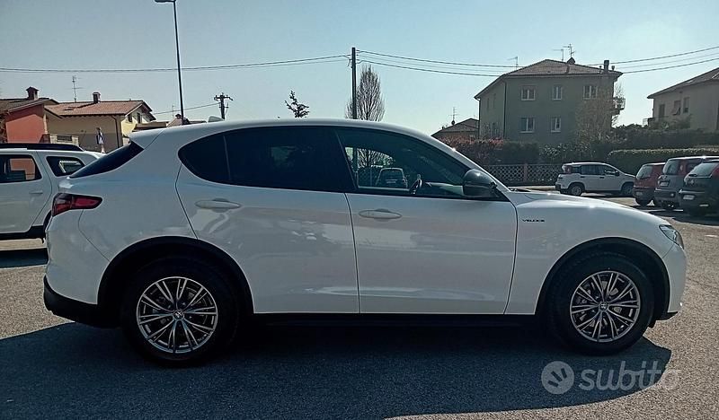 Usata Alfa Romeo Stelvio 190 CV (139 kW) 2022 Bianco SUV