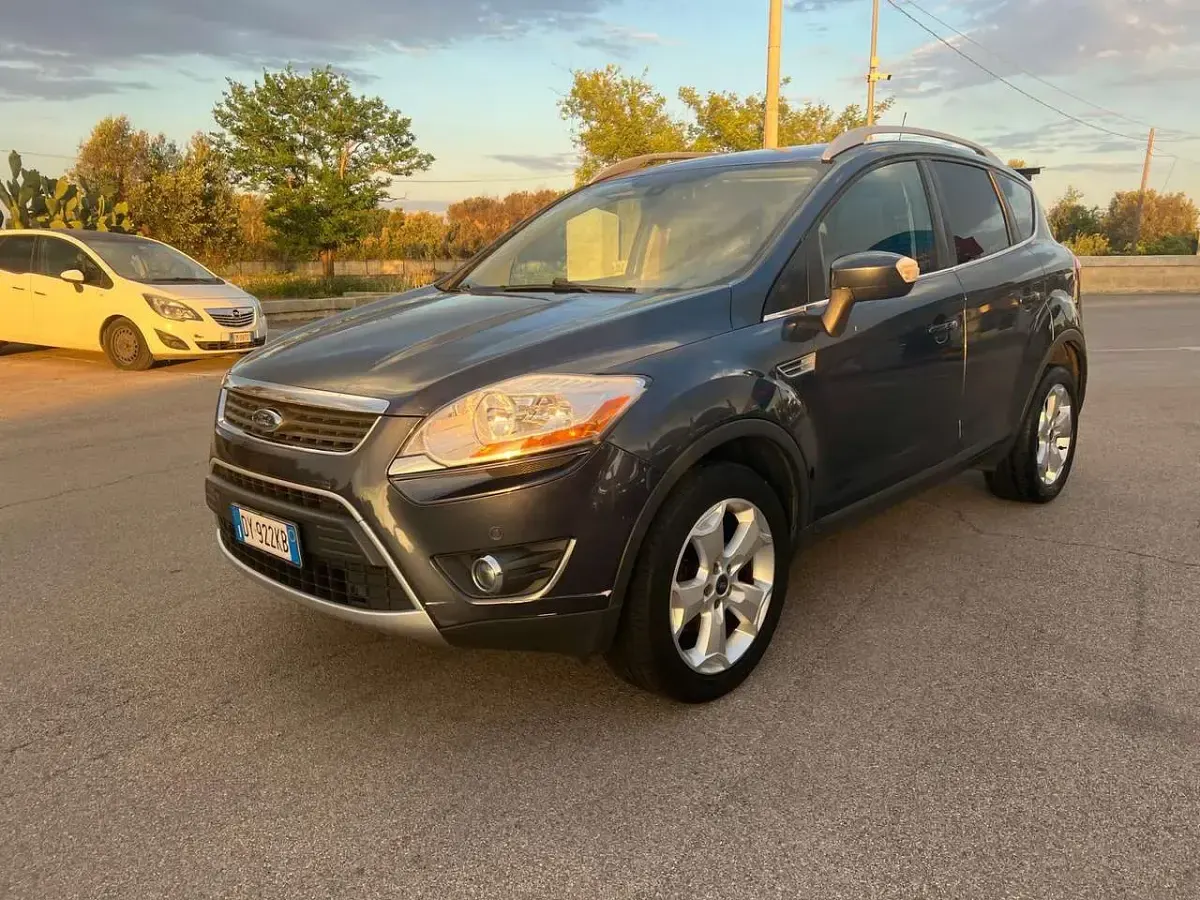 Usata Ford Kuga Titanium 136 CV (100 kW) 2010 Blu/azzurro SUV
