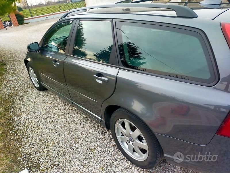 Usata Volvo V50 136 CV (100 kW) 2009 Grigio Station wagon