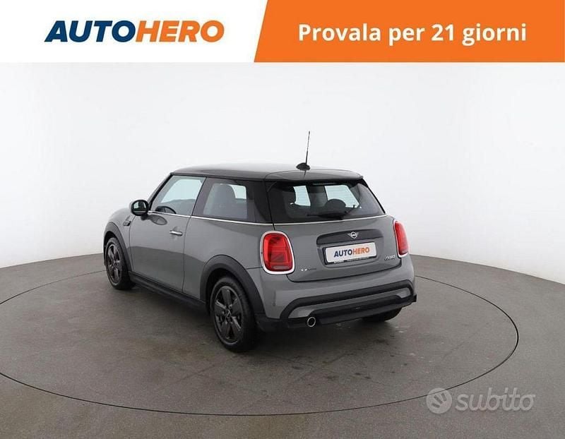 Usata Mini Cooper Essential 135 CV (99 kW) 2022 Grigio Utilitaria