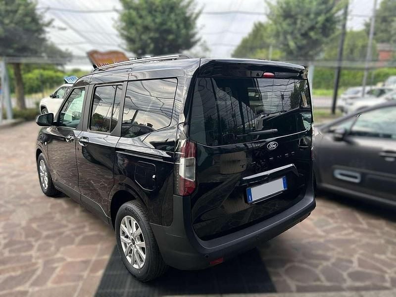 Usata Ford Tourneo Courier Titanium 125 CV (91 kW) 2025 Nero Monovolume