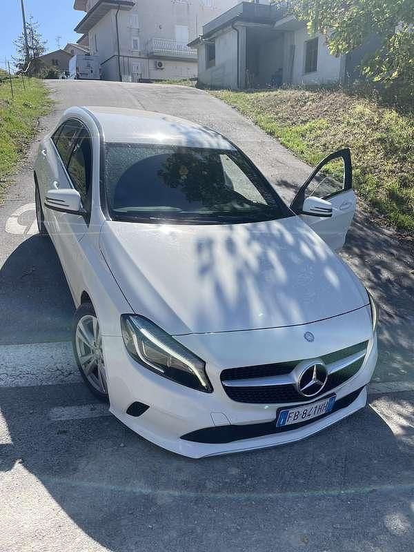 Usata Mercedes A180 Urban 109 CV (80 kW) 2015 Berlina