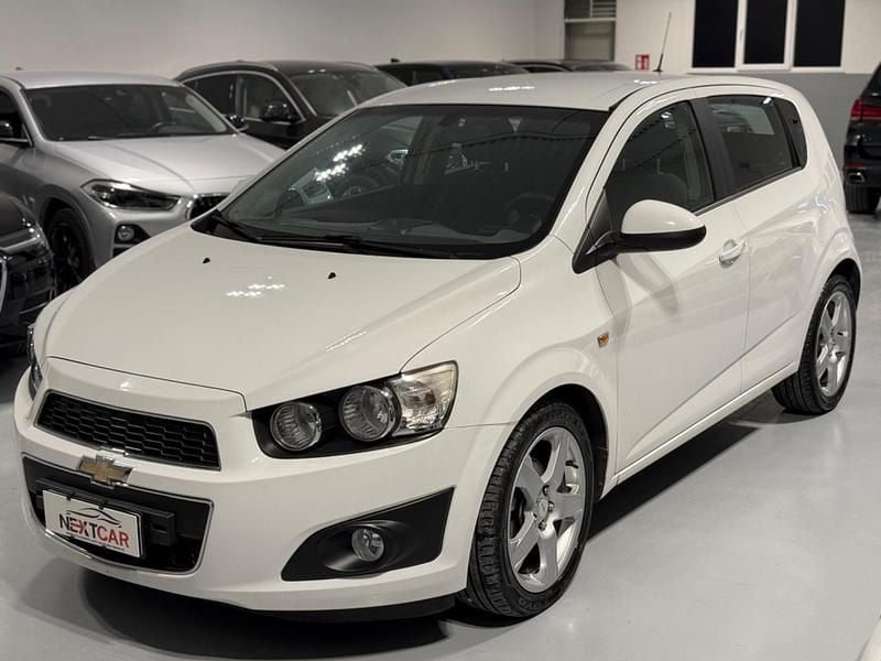 Bianco Usata 2012 Chevrolet Aveo LTZ Tre volumi | 4700 € (Buon prezzo) - Immagine 1/4
