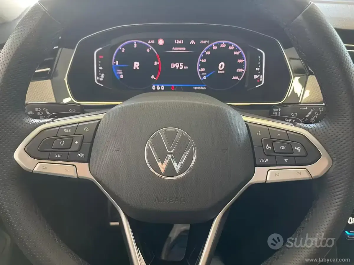 Usata VW Passat Alltrack 200 CV (147 kW) 2023 Grigio Station wagon