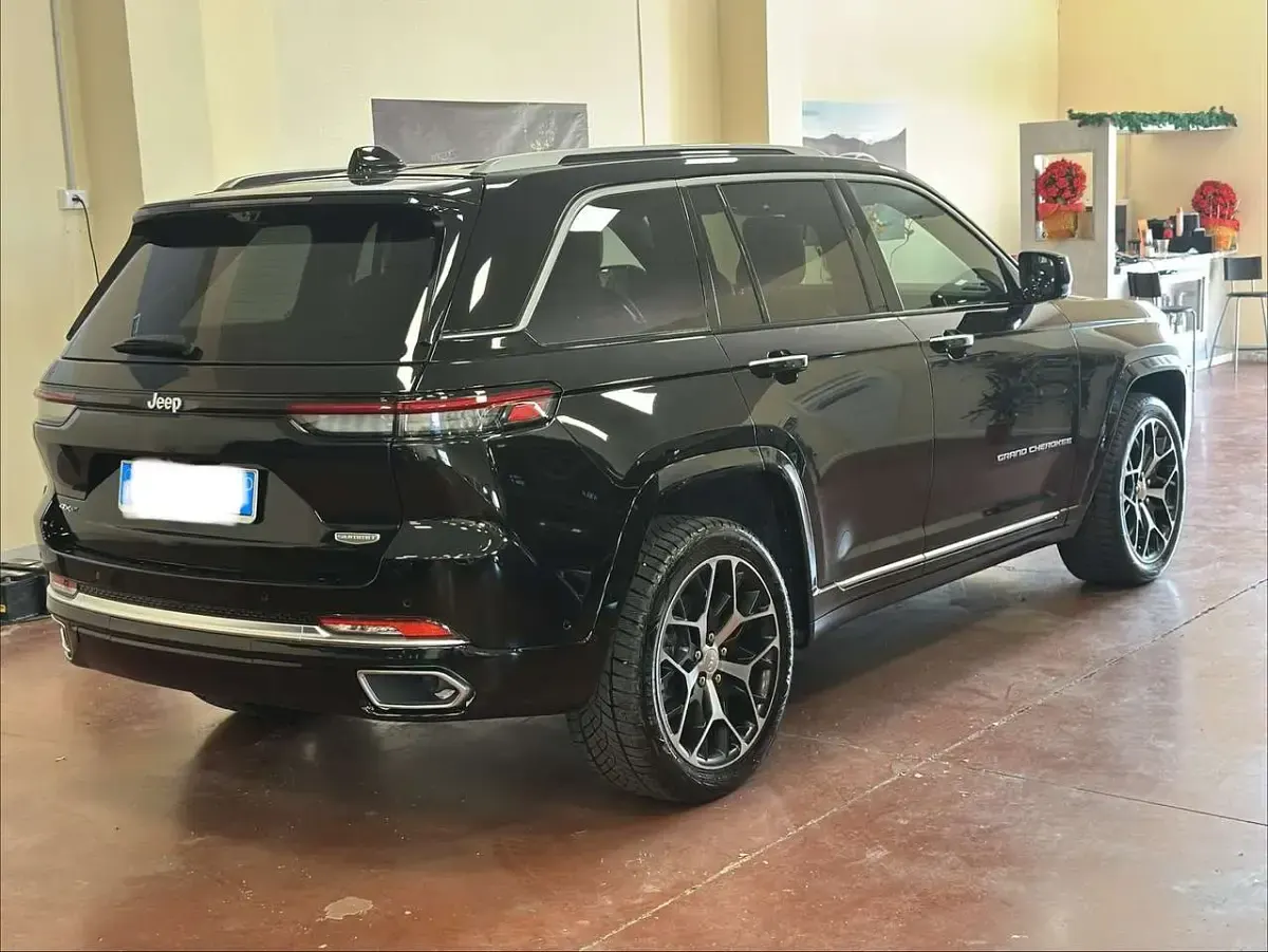 Usata Jeep Grand Cherokee Summit 379 CV (278 kW) 2023 Nero metallizzato SUV