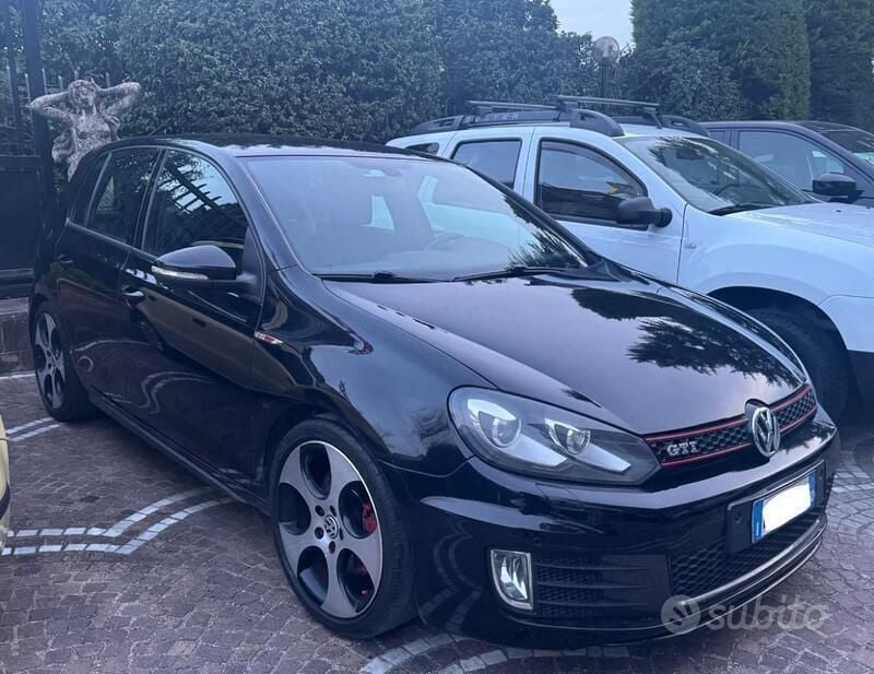 Nero Usata 2010 VW Golf VI GTI Due volumi | 9700 € (Ottimo prezzo) - Immagine 1/4