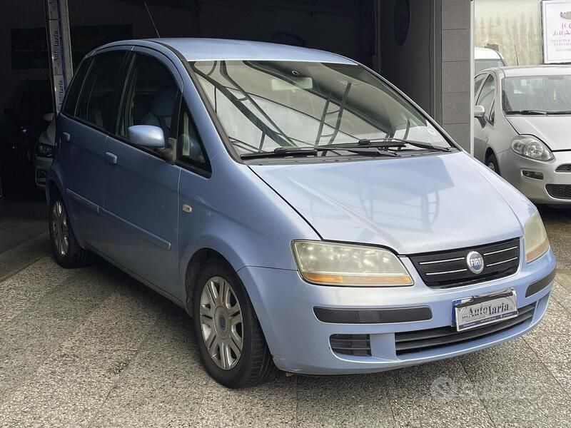 Blu Usata 2004 Fiat Idea Emotion Monovolume | 1199 € - Immagine 1/4
