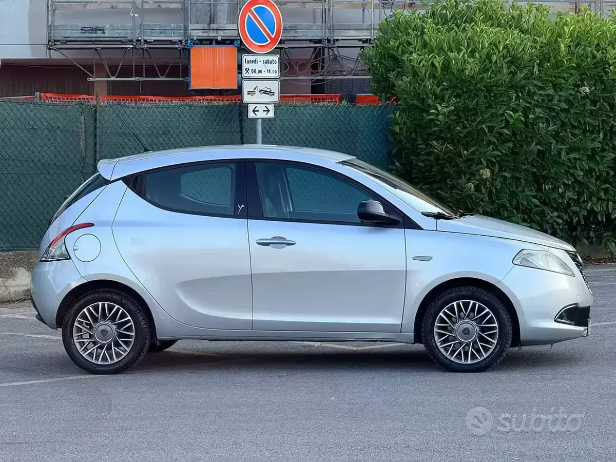 Usata Lancia Ypsilon S 95 CV (69 kW) 2012 Grigio Utilitaria