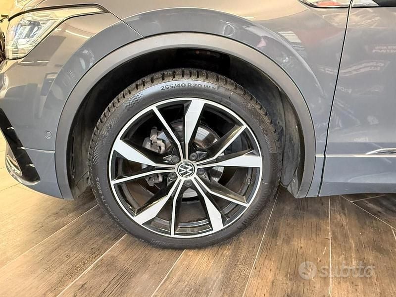 Usata VW Tiguan R-line 150 CV (110 kW) 2021 Grigio SUV