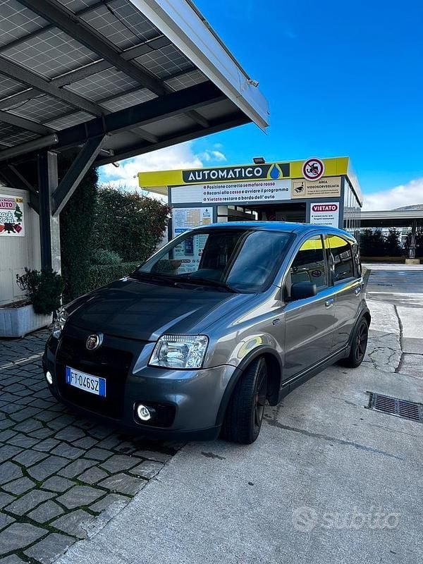 Usata Fiat Panda 100 CV (73 kW) 2006 Grigio Utilitaria