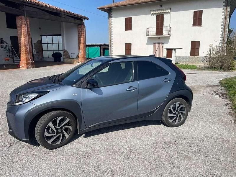 Usata Toyota Aygo X Trend 72 CV (52 kW) 2024 Grigio SUV
