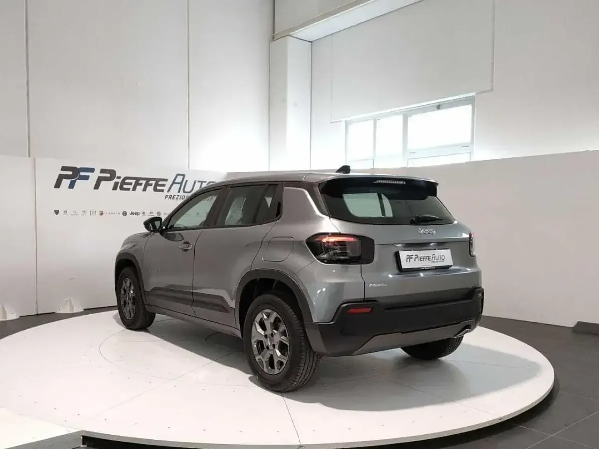 Nuova Jeep Avenger Longitude 110 CV (80 kW) 2026 Grigio SUV