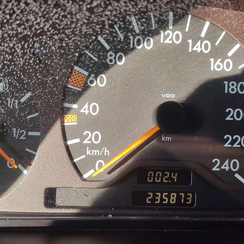 Argento Usata 1997 Mercedes CLK200 Elegance Coupé | 1800 € (Super prezzo) - Immagine 1/4