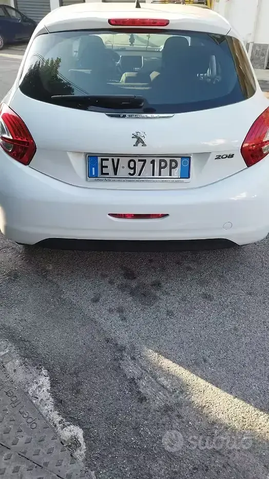 Usata Peugeot 208 95 CV (69 kW) 2014 Bianco Utilitaria