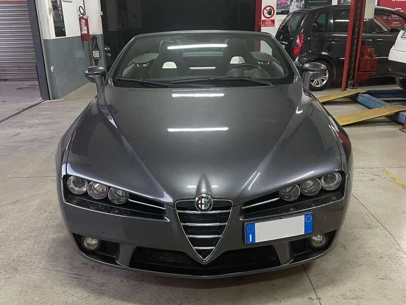 Usata Alfa Romeo Spider 200 CV (147 kW) 2010 Grigio Cabrio