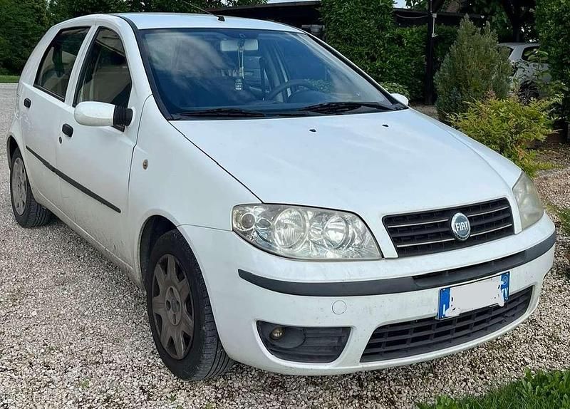 Usata Fiat Punto Active 69 CV (50 kW) 2004 Utilitaria
