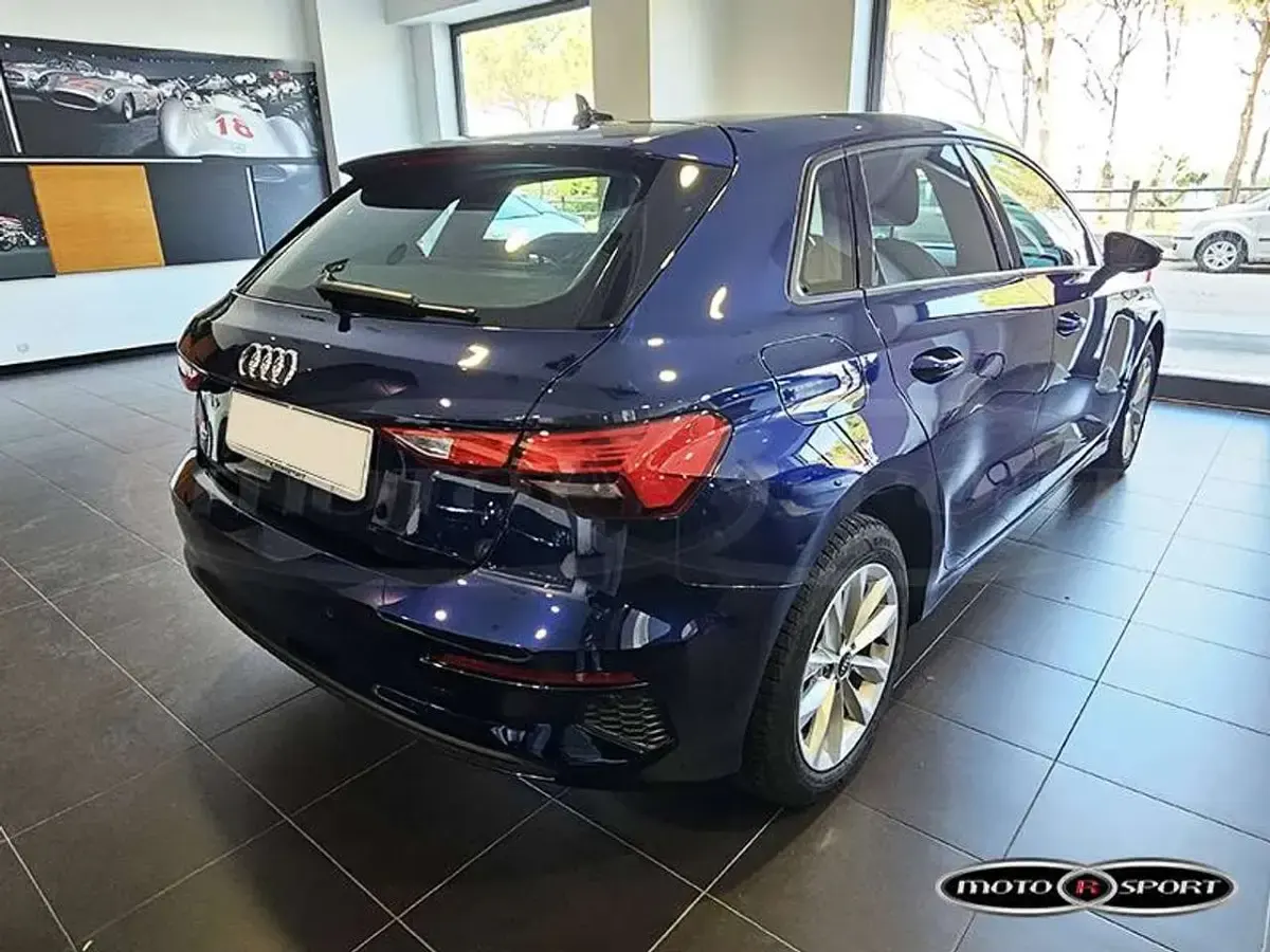 Usata Audi A3 Business 116 CV (85 kW) 2023 Blu/azzurro Berlina