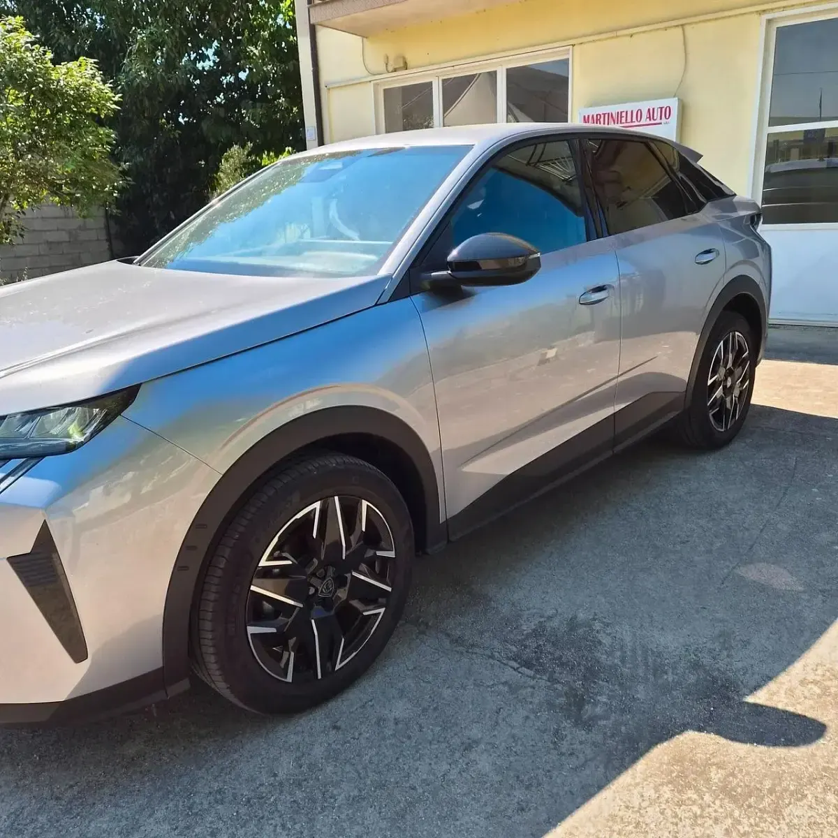 Usata Peugeot 3008 Allure 135 CV (99 kW) 2025 Grigio SUV